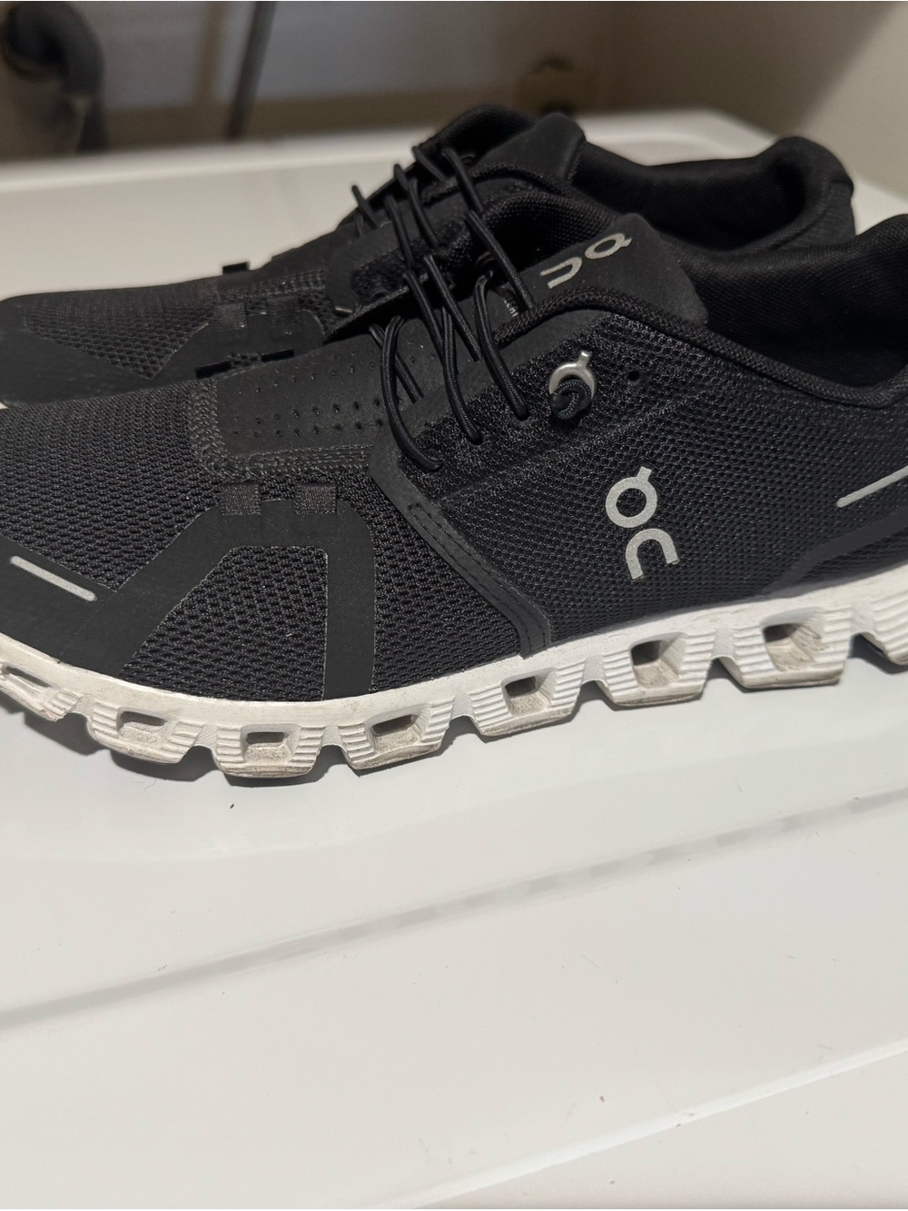 ON Cloud women’s Running Shoes in Black
